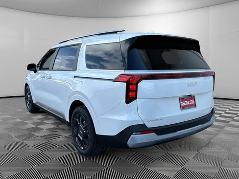 New 2026 Kia Carnival EX FWD image 6