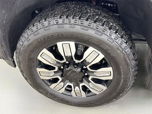 Used 2024 GMC Sierra 3500 Denali w/ Denali Reserve Package image 33