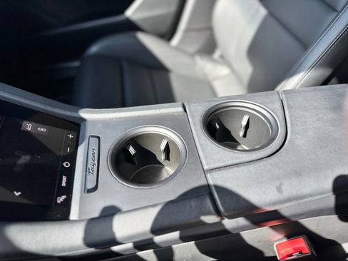 Used 2020 Porsche Taycan 4S w/ Premium Package image 27