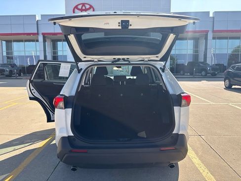 Used 2025 Toyota RAV4 LE AWD/4WD image 22