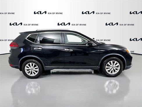 Used 2019 Nissan Rogue SV image 8