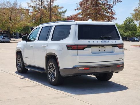 Used 2022 Jeep Wagoneer Series III w/ Flexible Seating Group RWD image 7
