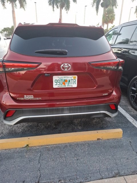 Used 2021 Toyota Highlander XSE FWD image 7