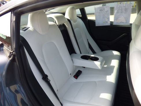 Used 2023 Tesla Model 3 Standard Range RWD image 15