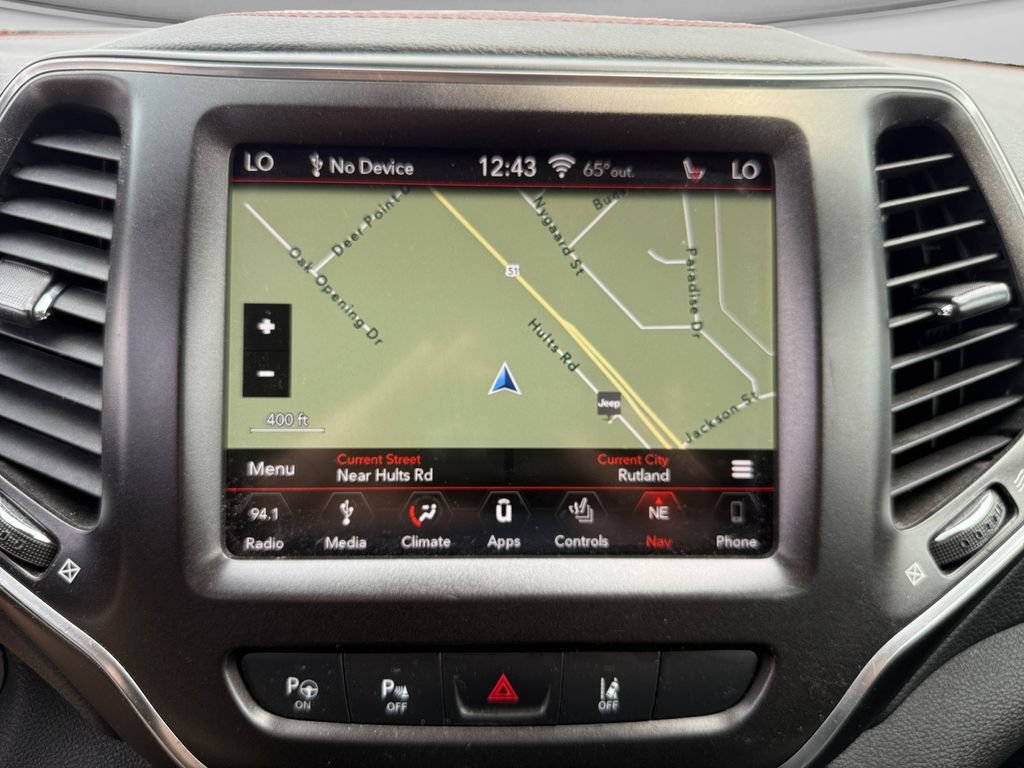 Used 2019 Jeep Cherokee Trailhawk AWD/4WD image 27
