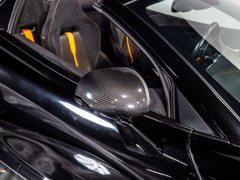 Used 2018 McLaren 570S Spider image 7