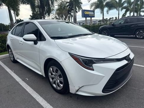 Used 2023 Toyota Corolla LE FWD image 3