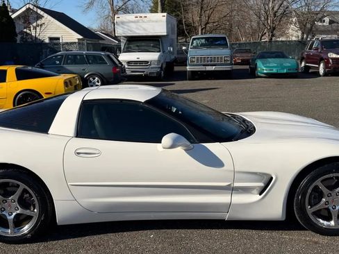 Used 2003 Chevrolet Corvette Coupe w/ Preferred Equipment Group image 12