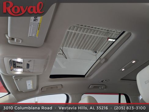 Used 2021 GMC Acadia Denali w/ Denali Ultimate Package AWD/4WD image 28