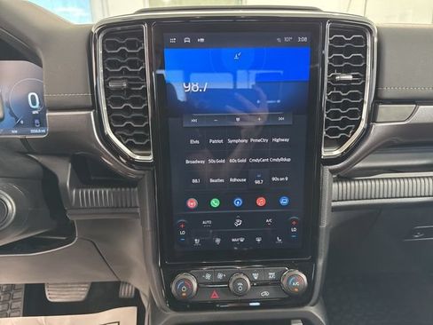 Used 2025 Ford Ranger Lariat w/ Trailer Tow Package AWD/4WD image 19
