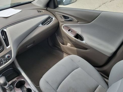 Used 2025 Chevrolet Malibu LT FWD image 15