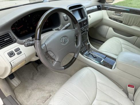 Used 2001 Lexus LS 430 RWD image 12