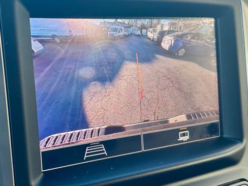 Used 2024 Chevrolet Silverado 2500 Custom w/ Custom Value Package image 27