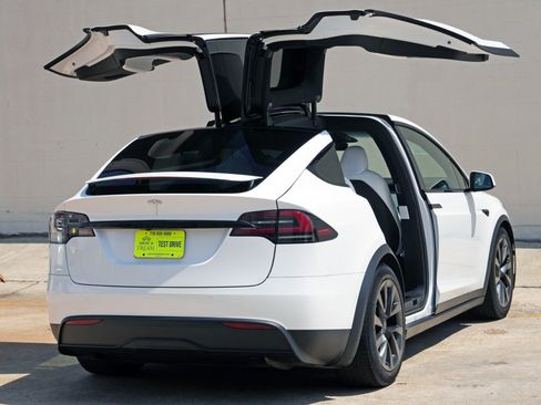 Used 2022 Tesla Model X AWD/4WD image 56