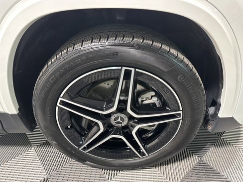 Used 2025 Mercedes-Benz GLA 250 4MATIC image 9