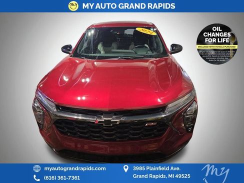 Used 2024 Chevrolet Trax RS image 3