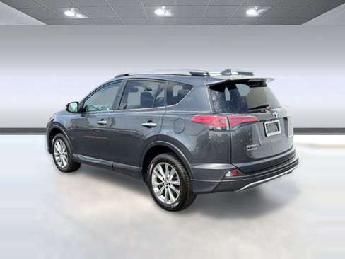 Used 2017 Toyota RAV4 Platinum FWD image 3