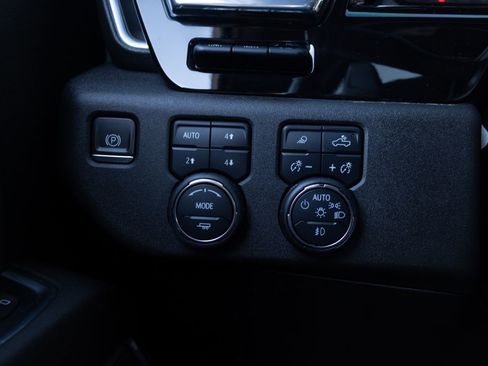 Used 2023 Chevrolet Silverado 1500 High Country w/ Technology Package AWD/4WD image 29