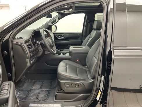 Used 2023 Chevrolet Suburban RST w/ Luxury Package image 9