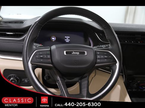 Used 2022 Jeep Grand Cherokee Limited w/ Luxury Tech Group II AWD/4WD image 7