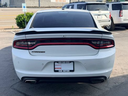 Used 2020 Dodge Charger SXT w/ Blacktop Package RWD image 5