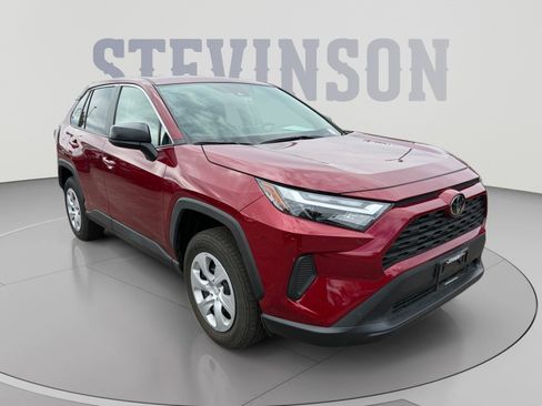 Used 2025 Toyota RAV4 LE AWD/4WD image 7