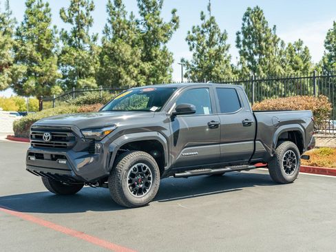 Certified 2025 Toyota Tacoma SR5 AWD/4WD image 3