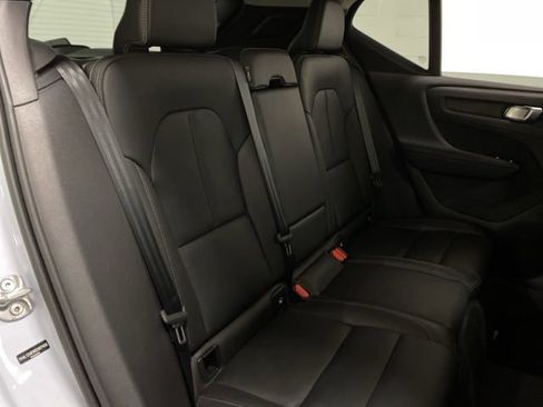 Used 2025 Volvo XC40 B5 Plus image 80