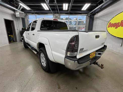 Used 2010 Toyota Tacoma PreRunner image 3