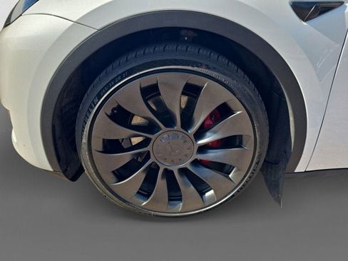 Used 2023 Tesla Model Y Performance AWD/4WD image 9