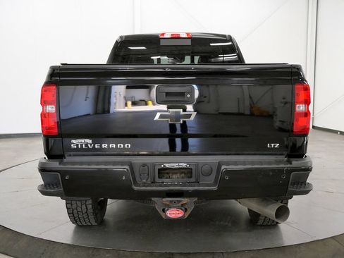 Used 2019 Chevrolet Silverado 2500 LTZ w/ Duramax Plus Package AWD/4WD image 6