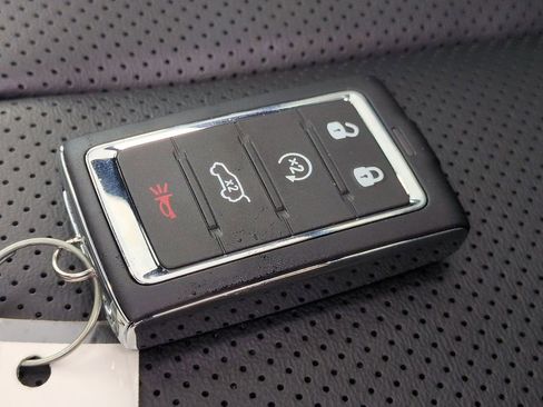 New 2025 Jeep Grand Cherokee Limited w/ Luxury Tech Group II image 36