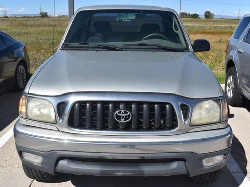 Used 2004 Toyota Tacoma 4x4 Xtracab V6 w/ SR5 Pkg image 2