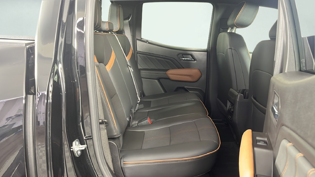 Used 2025 GMC Canyon AT4 AWD/4WD image 19