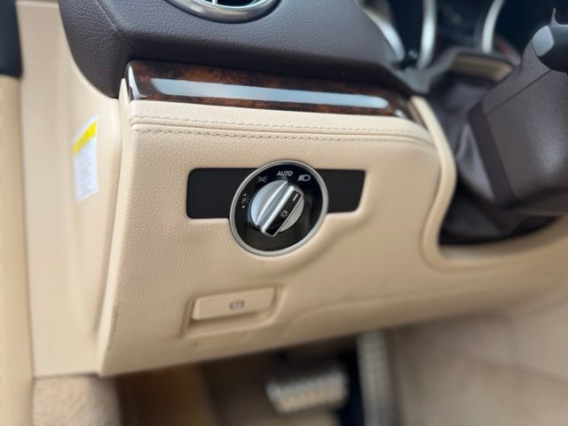 Used 2013 Mercedes-Benz SL 550 image 59