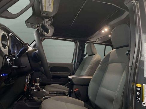 Used 2024 Jeep Wrangler Unlimited image 22