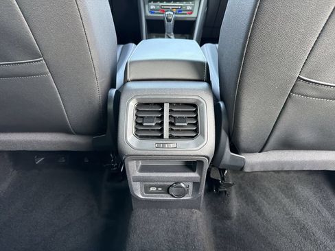 Used 2023 Volkswagen Tiguan SE w/ Panoramic Sunroof Package FWD image 20