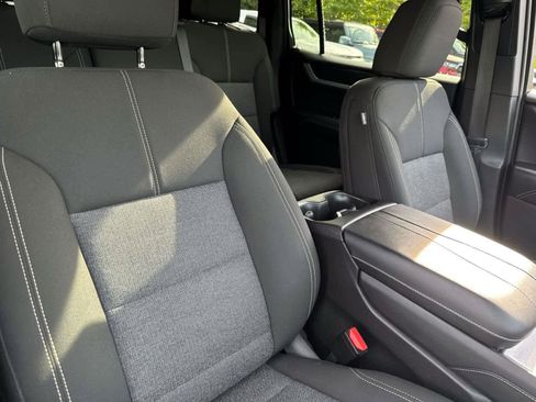 Used 2025 GMC Acadia Elevation image 10