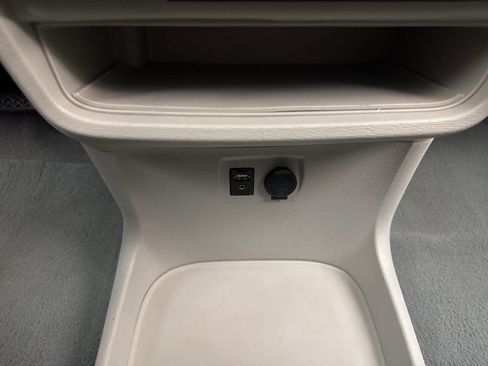 Used 2011 Toyota Sienna XLE AWD/4WD image 19