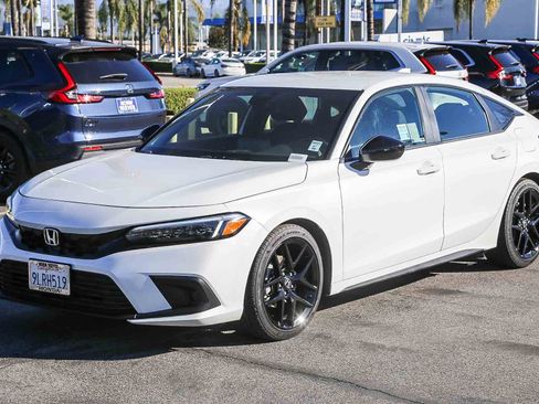 Used 2024 Honda Civic Sport image 3