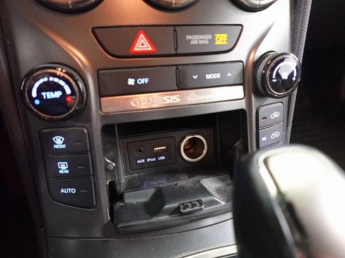 Used 2016 Hyundai Genesis 3.8 image 16