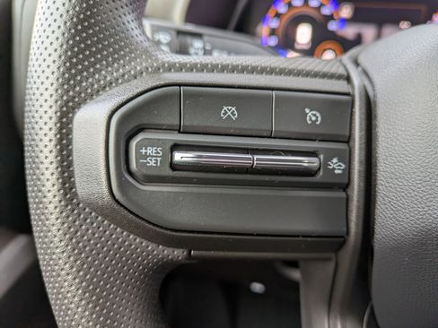 Used 2024 Chevrolet Colorado Trail Boss w/ Technology Package image 16