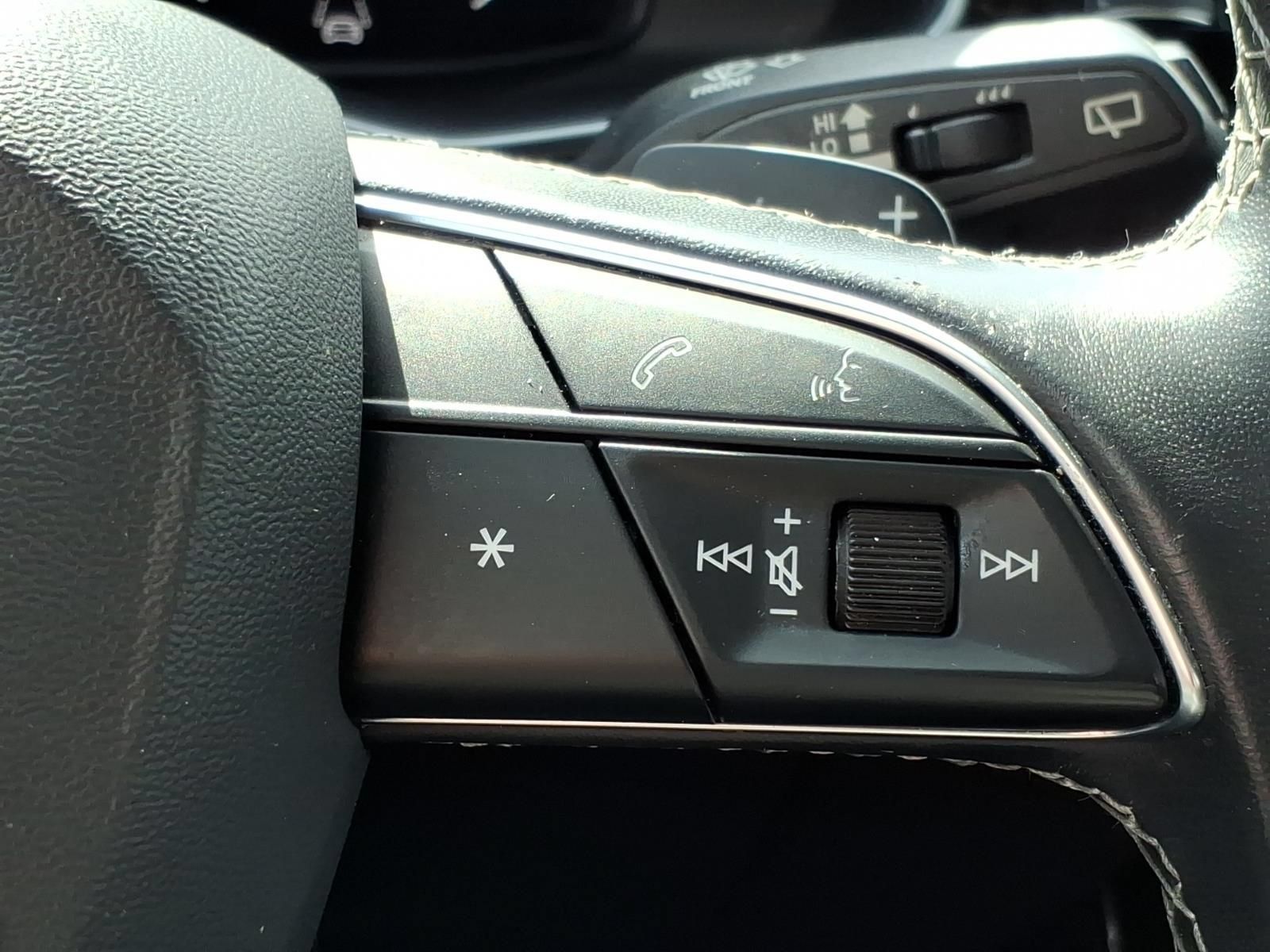 Used 2022 Audi Q8 Premium Plus AWD/4WD image 23