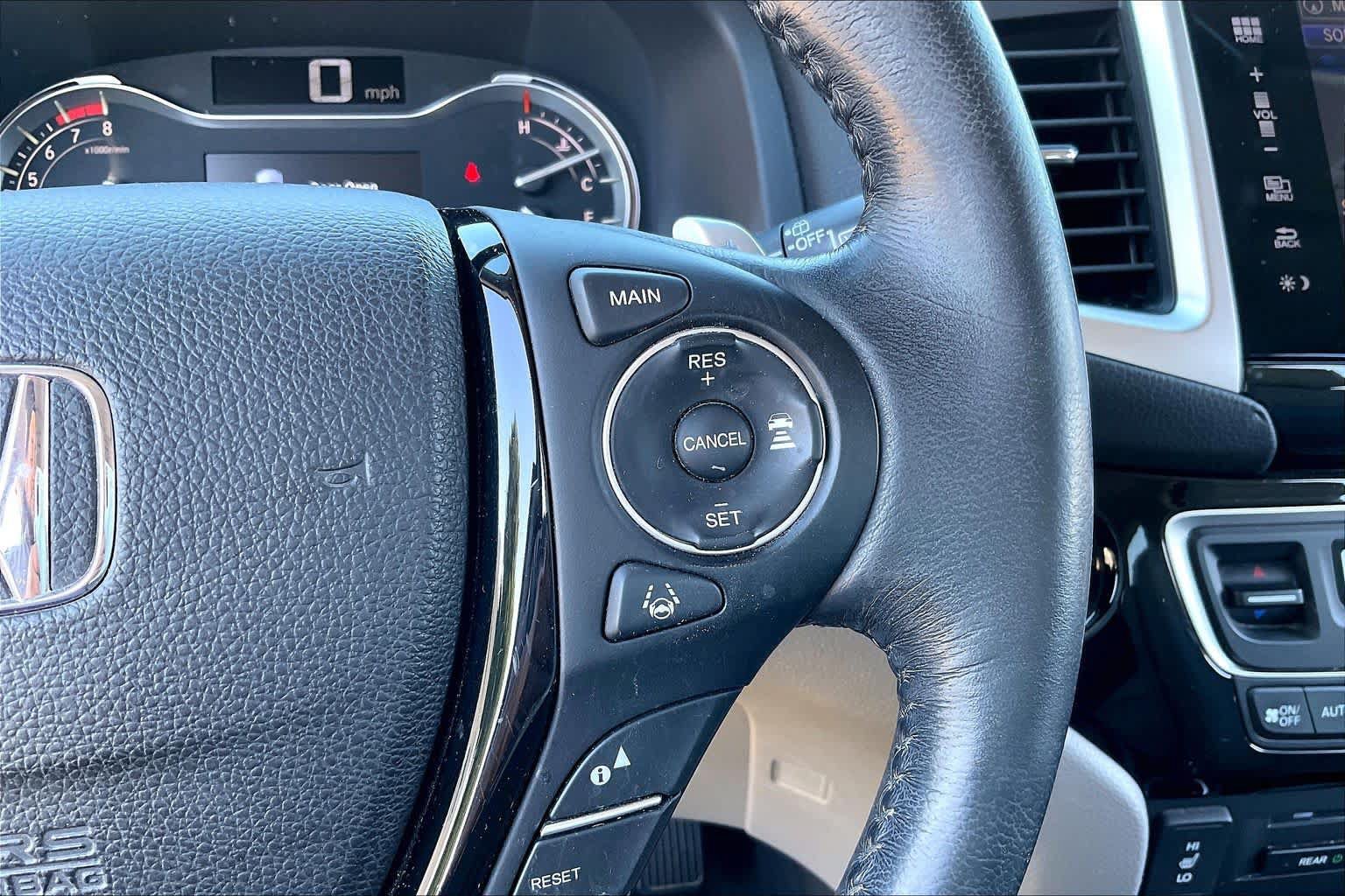 Used 2016 Honda Pilot Touring image 23