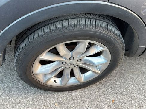 Used 2014 Ford Explorer XLT w/ Equipment Group 201A image 7