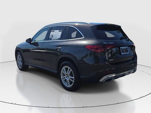 Used 2023 Mercedes-Benz GLC 300 4MATIC image 8