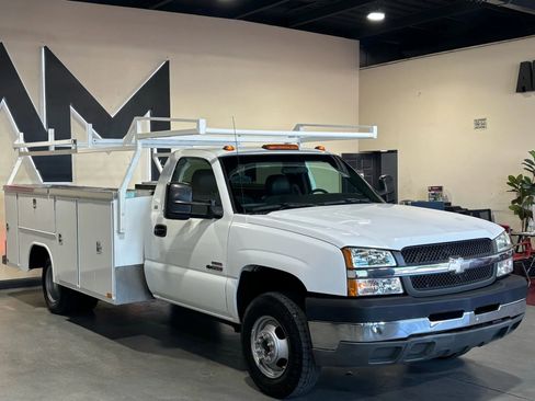 Used 2003 Chevrolet Silverado 3500 2WD Regular Cab image 3