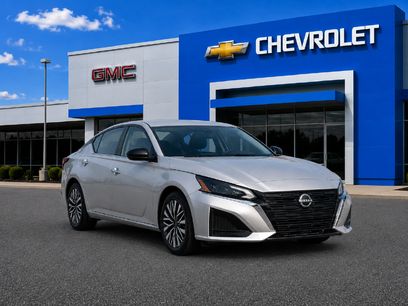 Used 2024 Nissan Altima 2.5 SV