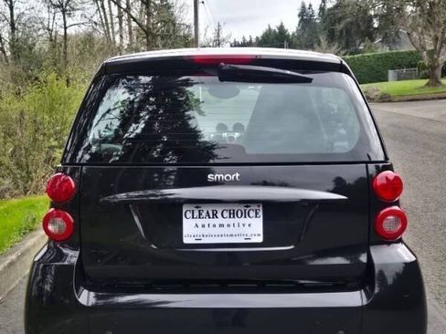 Used 2012 smart fortwo passion RWD image 4