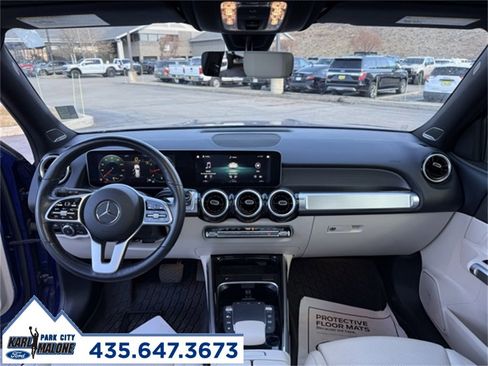 Used 2021 Mercedes-Benz GLB 250 4MATIC image 32